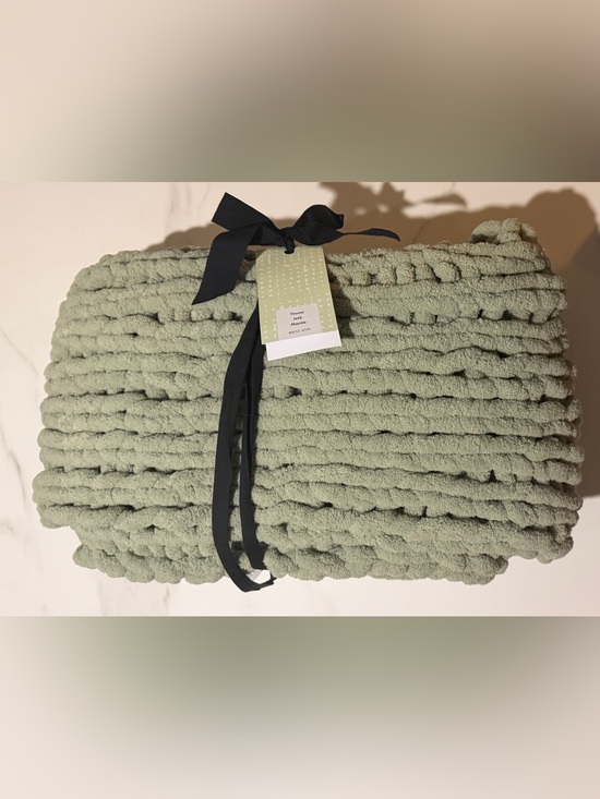West Elm Other - West Elm Olive Green Plush Chunky Throw 44 x 56 in / 112 x 142 cm SAGE